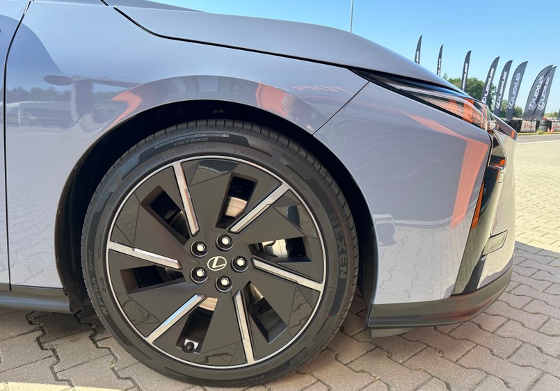 Nowy Lexus ES
