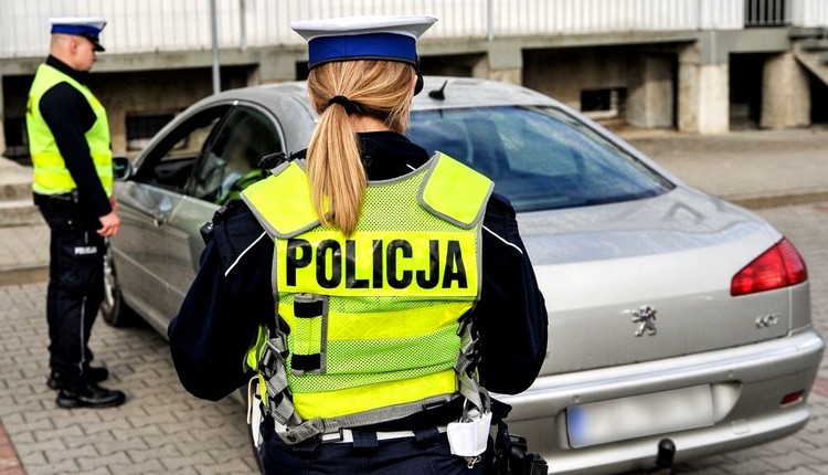 Od 16 września 12 punktów i 500 zł kary. Ostrzejsze prawo zaskoczy kierowców