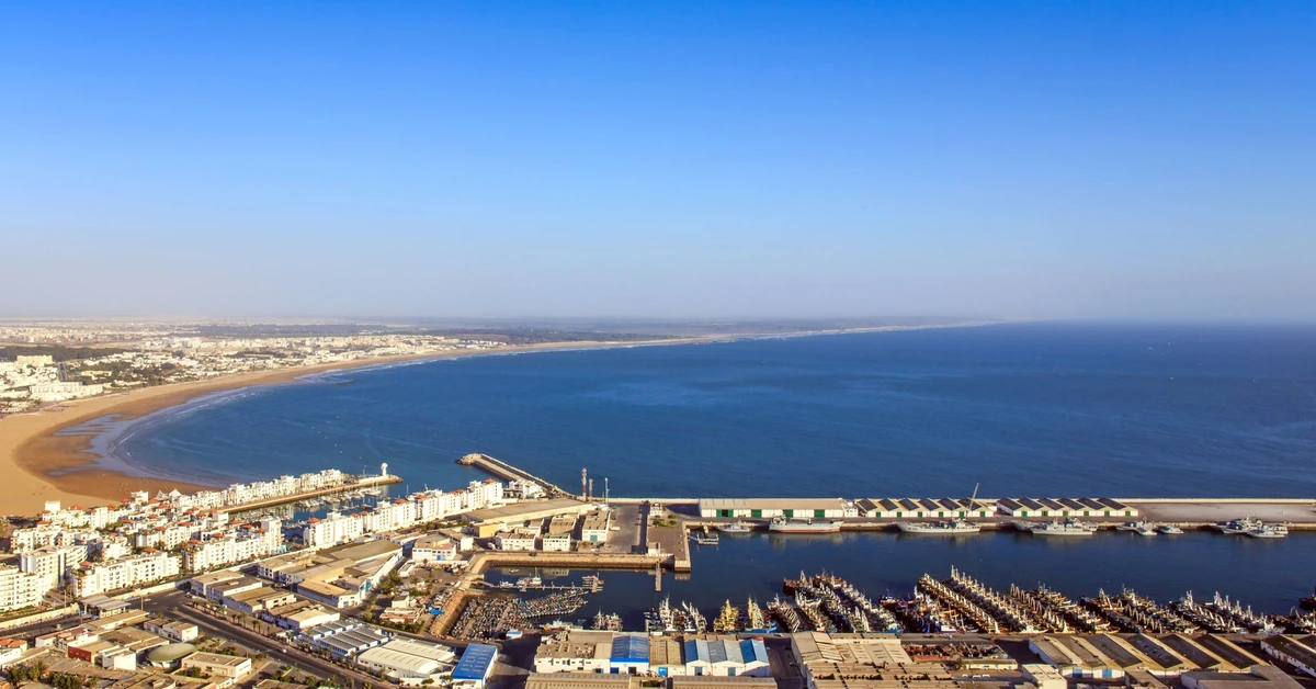 Ferie pod palmami czy w śniegu? Co wolą Polacy? Te kierunki robią furorę