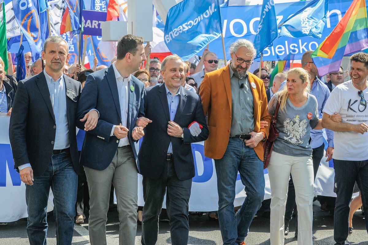 Wspólny briefing obu polityków to odpowiedź na doniesienia medialne o nieporozumieniach między Platformą i Komitetem.