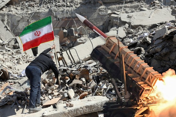 OVO SE TRAMPU NEĆE SVIDETI Putin baca Iranu pojas za spasavanje