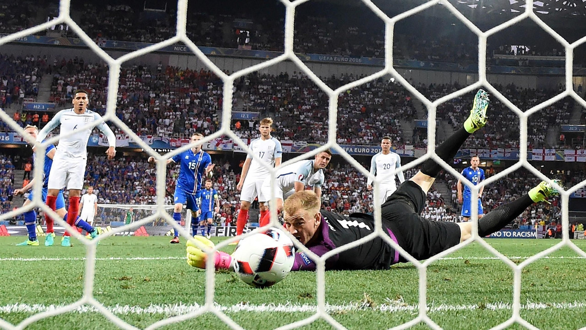 Bramkarz reprezentacji Anglii Joe Hart powiedział po odpadnięciu z Euro 2016, że porażka z Islandią 1:2 w 1/8 finału Euro 2016, choć wyjątkowo bolesna, może zaprocentować w przyszłości, bo młodzi piłkarze dostali solidną lekcję od życia.