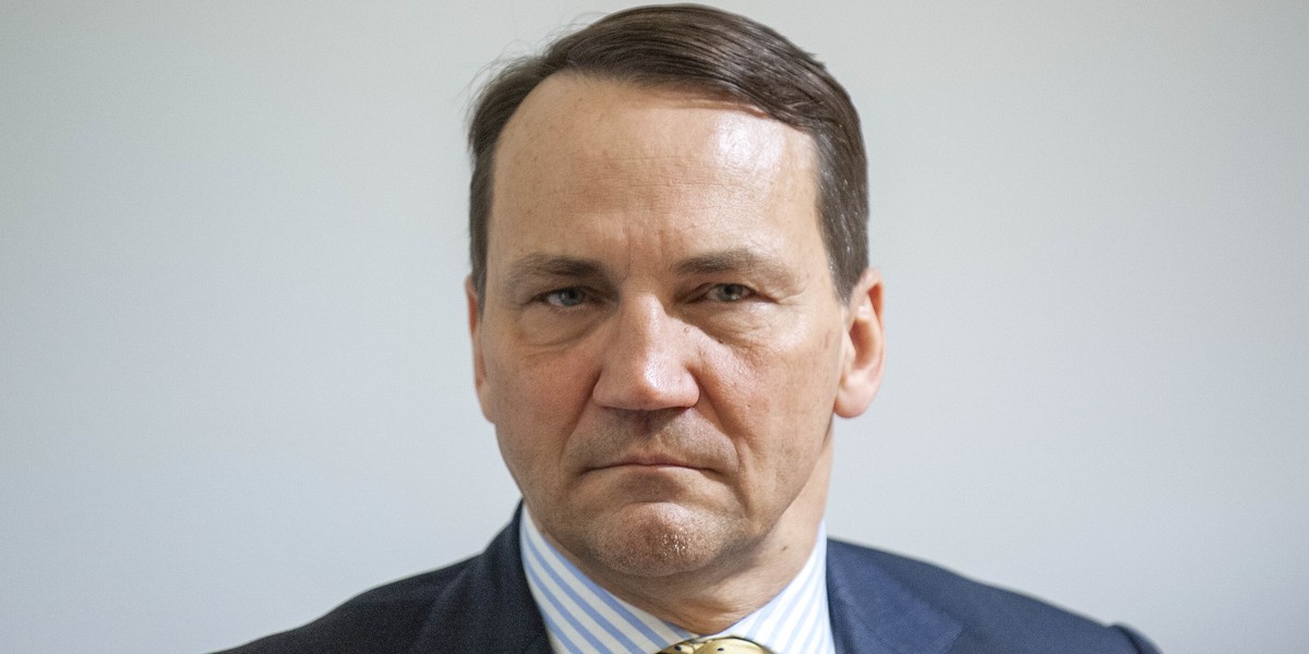 Radosław Sikorski obawia się dalszej radykalizacji talibów. Jego zdaniem, najbliższe decyzje pokażą, czego można się spodziewać po nowych władzach Afganistanu.