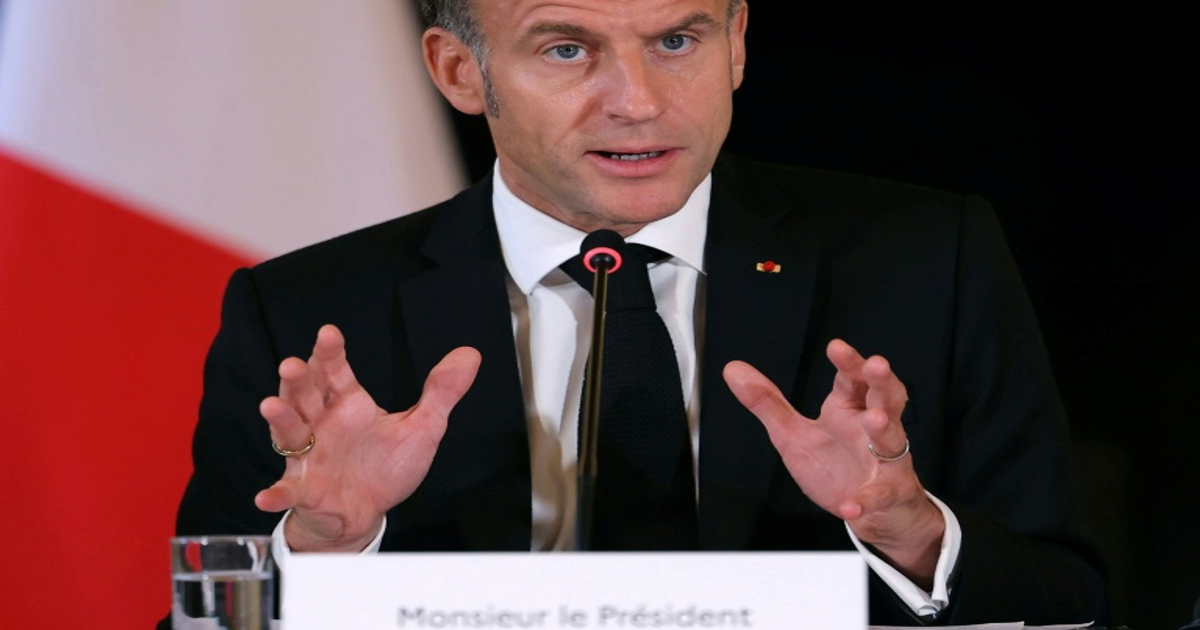 Matignon : Macron va trancher entre Lecornu, Borloo et un autre