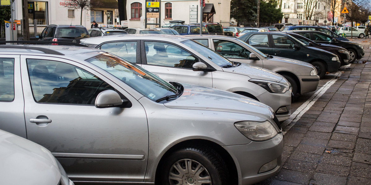 Będzie mniej miejsc parkingowych na ul. Jackowskiego?