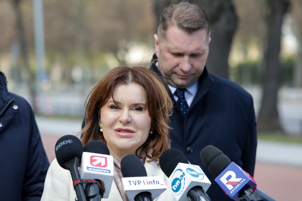 Dwoje spośród kandydatów PiS na premiera, posłowie Anna Krupka i Przemysław Czarnek