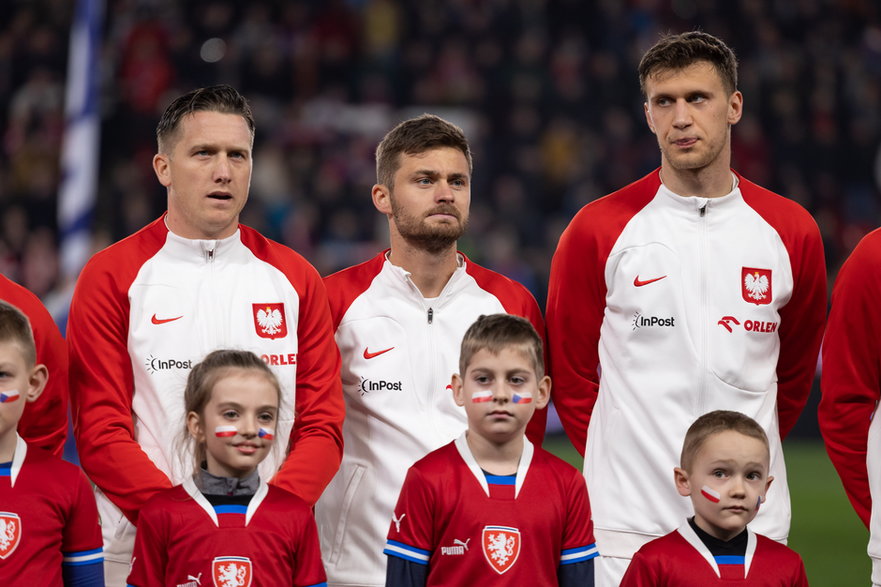 Piotr Zieliński, Karol Linetty i Krystian Bielik przed meczem z Czechami (1:3)