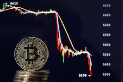 Koronawirus rozłożył kryptowaluty. Kurs bitcoina runął i jest najniższy od miesięcy