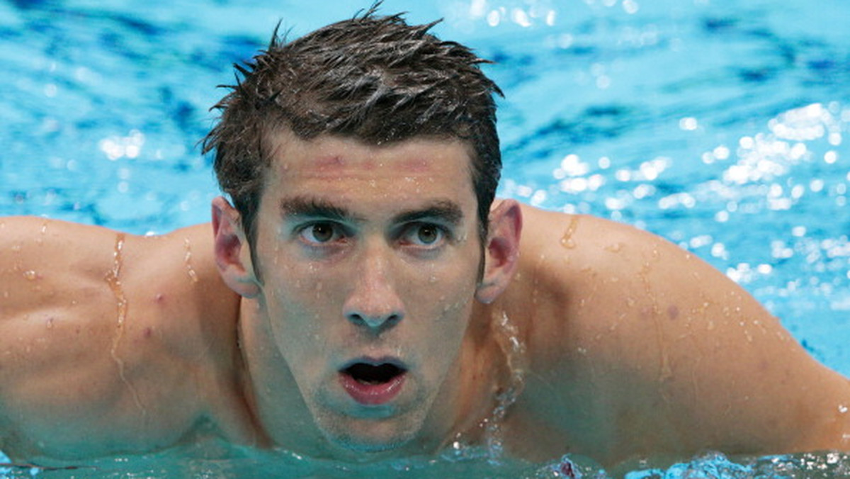 Michael Phelps, jest niekwestionowaną gwiazdą tegorocznych igrzysk olimpijskich w Londynie. Pływak pobił rekord wszech czasów, sięgając po 19. medal olimpijski. Phelps jest nie tylko bohaterem sportu, ale też wielu skandali...