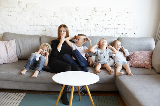 rodzina, mama, dzieci/fot. Shutterstock