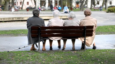 Tak zadłużają się emeryci. Ich problemy finansowe są coraz poważniejsze