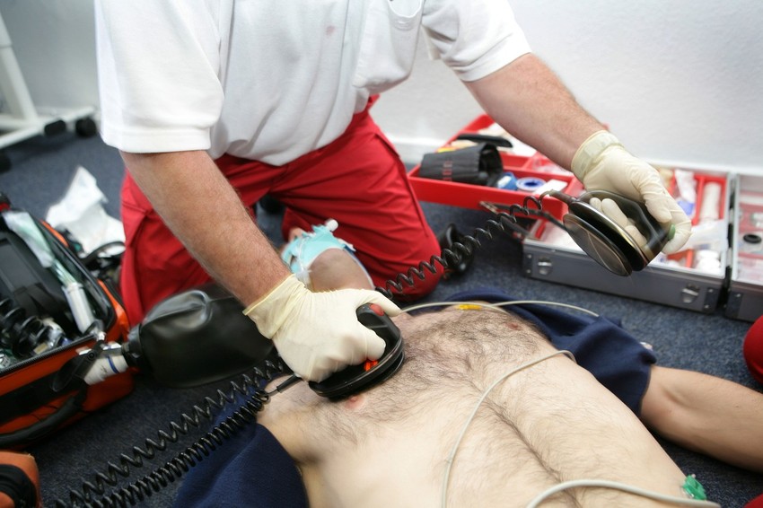 Ako osoba u šoku ne diše, korak ka uspostavljanju cirkulacije često znači početak kardiopulmonalne reanimacije