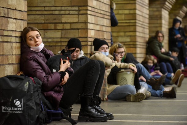 Część mieszkańców stolicy spędziła tę noc w kijowskim metrze