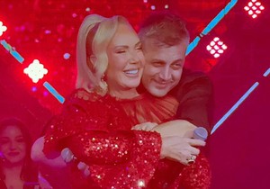 Lepa Brena i Bojan Leksington na koncertu u Beogradu