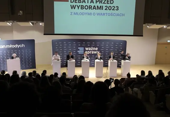 Pierwsza taka debata polityków. Jedną propozycję przyjęto brawami