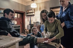 'Cicha noc' - zwycięzca festiwalu w Gdyni w kinach 24 listopada. Zobacz ZWIASTUN