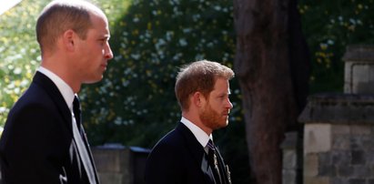 Ten moment wychwyciły kamery. Specjalista nie ma wątpliwości, że Harry i William pojednali się