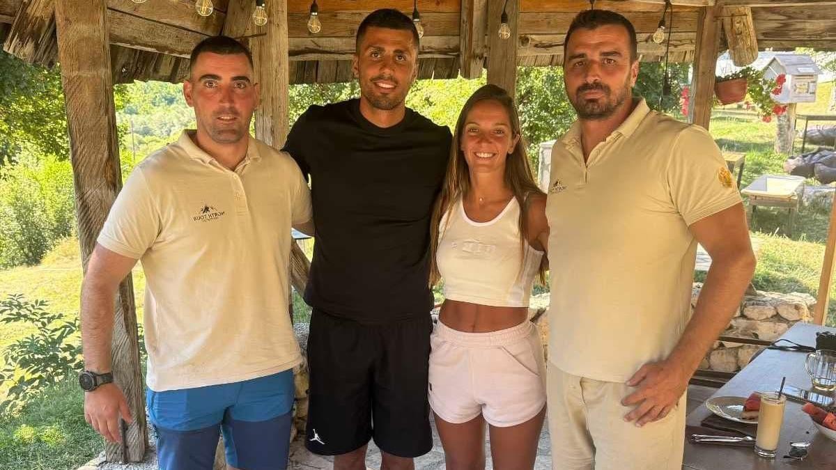 Rodri sa suprugom i Lukom Šukovićem, crnogorskim turističkim radnikom | Foto: Privatna arhiva/Luka Šuković