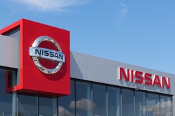 Branża motoryzacyjna cierpi przez braki chipów. Japoński koncern zamierza ograniczyć produkcję