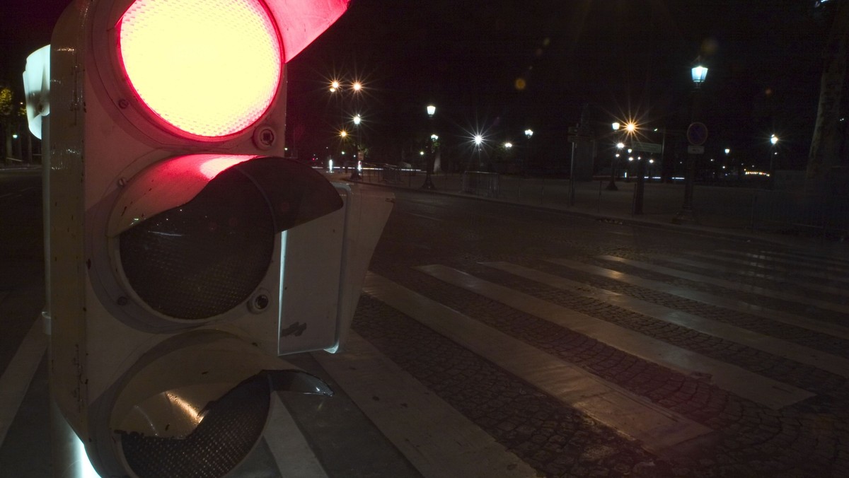 Priorytet dla autobusów i trolejbusów, zielone światło, gdy na ulicach nie ma ruchu, czytelne informacje dla kierowców i pasażerów, ważenie ciężarówek czy pomiar prędkości aut – to niektóre możliwości systemu zarządzania i sterowania ruchem, który za kilka lat ma powstać w Tychach.