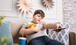 Naukowcy: otyłość dzieci to skutek złych nawyków, nie genów