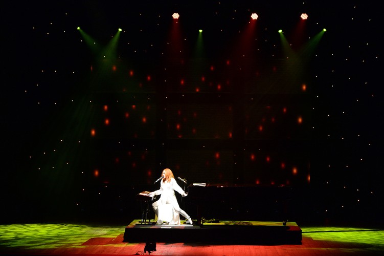 Tori Amos na scenie Sali Kongresowej