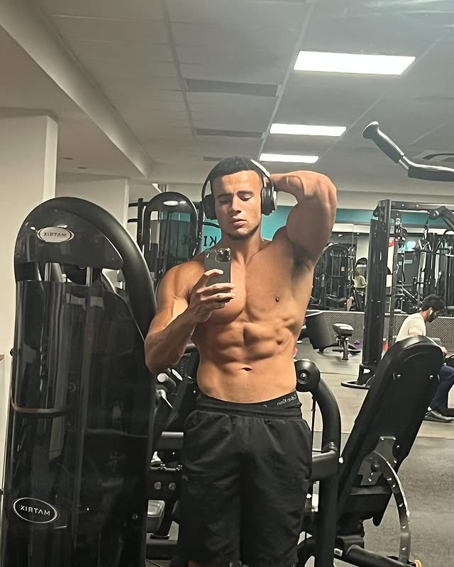 Kontroverzný influencer HSTikkyTokky. 