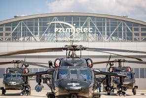 S-70i™ BLACK HAWK Minister Antoni Macierewicz obiecał, że te maszyny znajdą się na wyposażeniu polskiej armii. Fot. Krzysztof Trzski/kris trzaski fotografia/Lockheed Martin