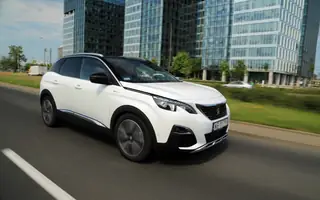 Peugeot 3008 HYbrid4 - nie tylko do oszczędzania