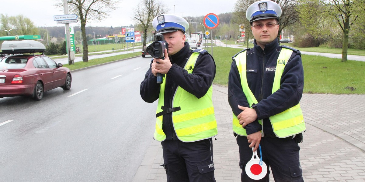 Kłótliwi kierowcy płacą wyższe mandaty.