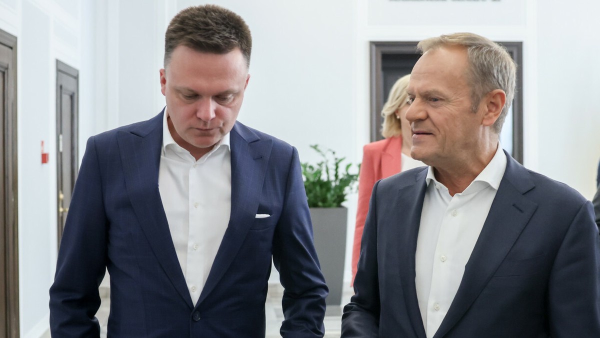 Hołownia słabnie, Tusk to wykorzysta. "Pójdzie z kimś, albo zginie"