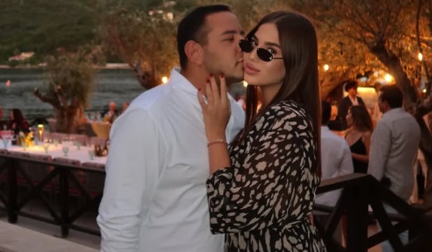 Una Čolić sa dečkom