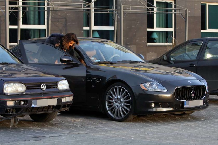 Ukochany Górniak wozi ją maserati. FOTO!