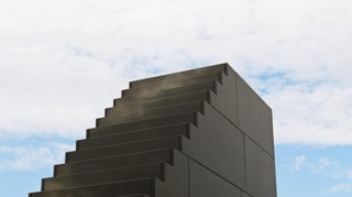 Szarpanie się z polskością. Robert Kostro o Smoleńsku i polityce pamięci [WYWIAD]