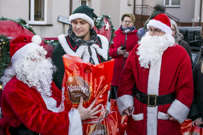 Mikołaje w Mysłowicach przywieźli górę prezentów