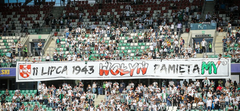 Zamieszanie przed meczem Szachtar - Legia. Ukraińcy nie pozwolili wnieść flagi "Wołyń Pamiętamy"