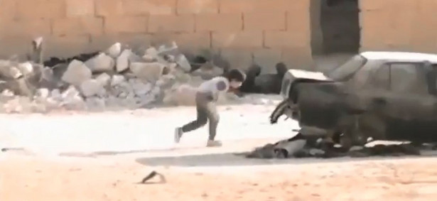 Internetowe oszustwo: Film z bohaterskim syryjskim chłopcem nakręcili filmowcy