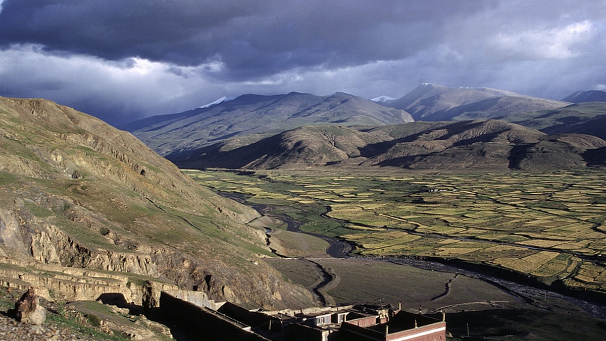 Władze chińskie zamknęły Tybet dla turystów zagranicznych niemal do końca lipca, już po raz drugi w roku 60. rocznicy "pokojowego wyzwolenia" tego regionu - poinformowały źródła turystyczne.