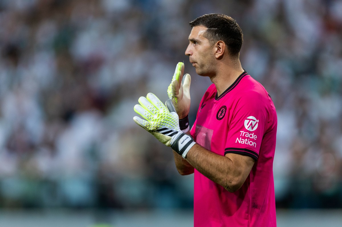 Emiliano Martinez w meczu z Liverpoolem zaliczył spektakularnego samobója