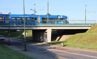 Słupki na ul. Solnej. To zabezpieczenie po tragicznym wypadku