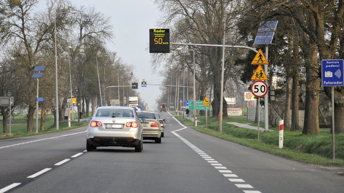 Mazowiecki Urząd Wojewódzki wydał zezwolenia na realizację dwóch odcinków trasy ekspresowej S17 z Lublina w kierunku Warszawy. Chodzi o trasę od końca obwodnicy Garwolina do Gończyc liczącą 12,2 km oraz odcinek do granicy województw o długości 13 km. Oba odcinki będą realizowane przez firmę Budimex.