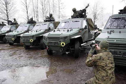 Nowe pojazdy dla wojska na granicy z Białorusią. Szybko pojawiły się usterki