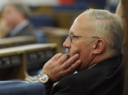 Proces znanego senatora. "Osobiście wręczałem koperty"