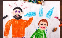 Bohater, błazen, kozioł ofiarny, niewidzialne dziecko - role dzieci alkoholików