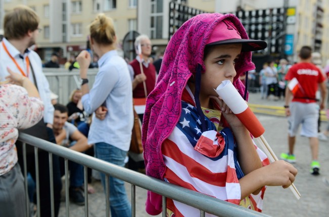 Wielu z nich miało amerykańskie flagi i polskie chorągiewki.