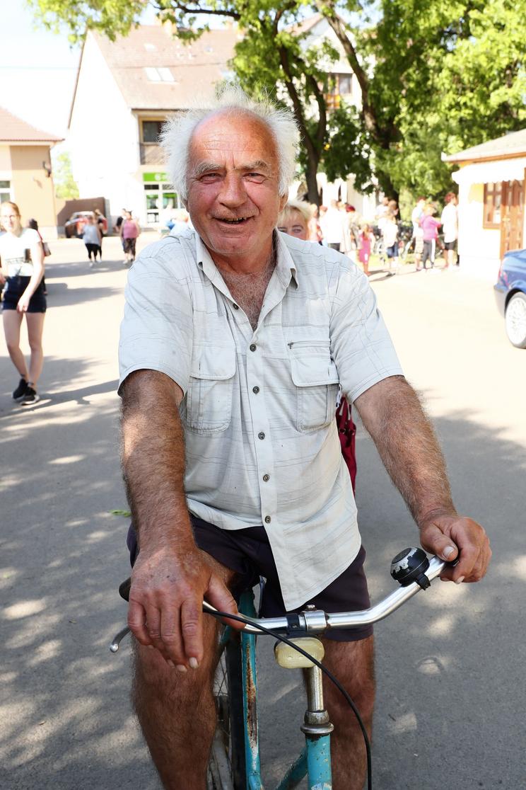 A 67 esztendős József 40 évesnél fiatalabb nővel nem tudná elképzelni az életét, számára egy 18 éves lány még gyerek / Fotó: Fuszek Gábor