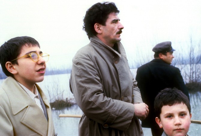 Davor Dujmović u filmu "Otac na službenom putu"