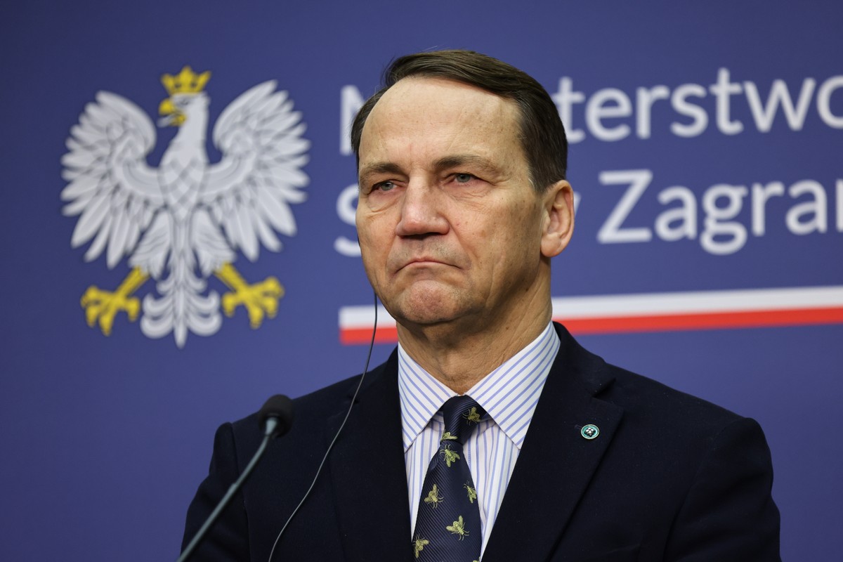 Radosław Sikorski o ataku na Polski konsulat. "Komuś nie podoba się, że nasza polityka jest skuteczna"