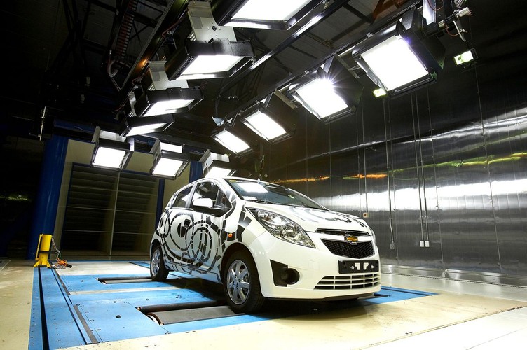 Promień skrętu wynosi 9,9 m