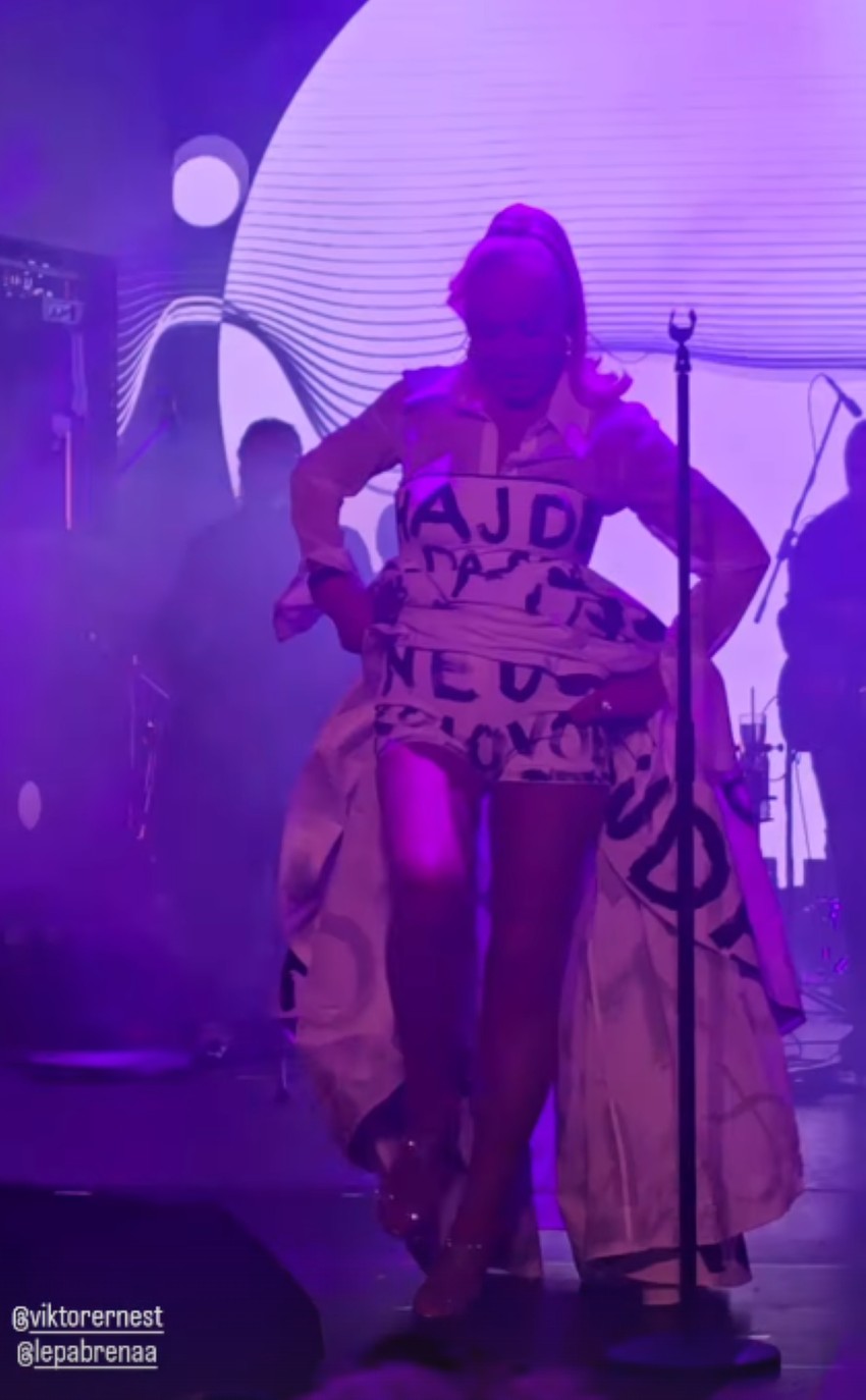 Lepa Brena